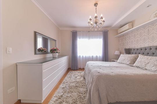 Casa mobiliada para comprar: 4 quartos, quintal, churrasqueira no condomínio, aceita animais. — Suíte 2
