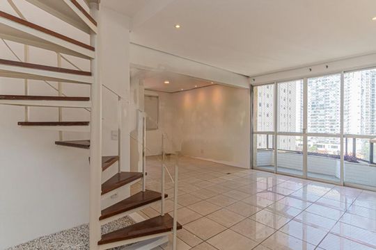 Apartamento mobiliado com varanda e 2 suítes. Academia no condomínio. Ideal para comprar. — foto 32