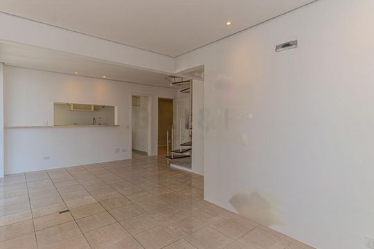 Apartamento mobiliado com varanda e 2 suítes. Academia no condomínio. Ideal para comprar. — foto 13