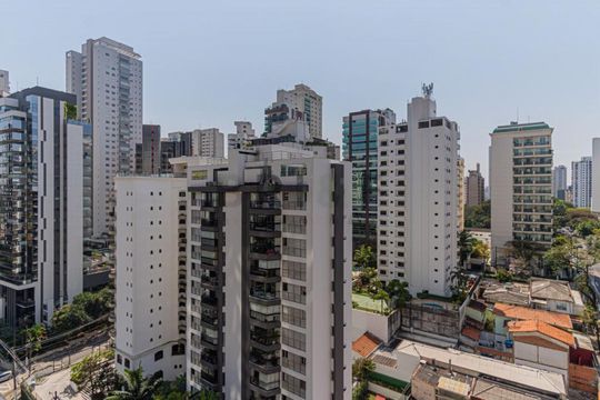 Apartamento mobiliado com varanda e 2 suítes. Academia no condomínio. Ideal para comprar. — foto 45