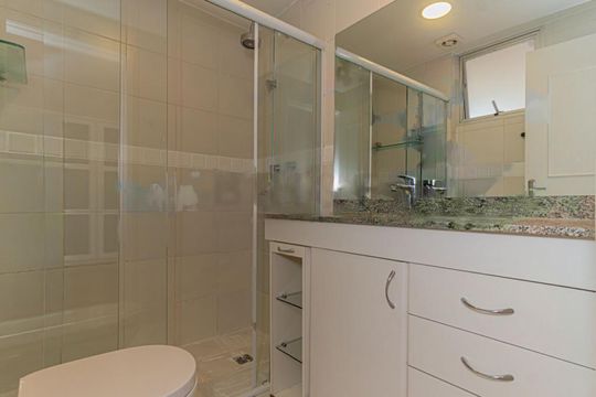 Apartamento mobiliado com varanda e 2 suítes. Academia no condomínio. Ideal para comprar. — foto 21