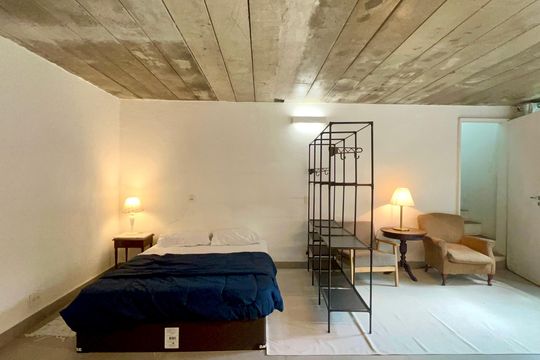 Casa com varanda, 2 quartos, mobiliada. Oportunidades de compra únicas! — Suíte 2