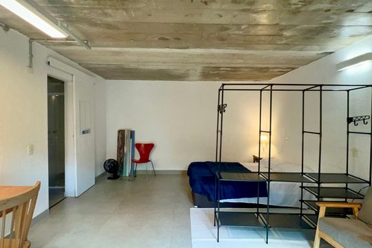 Casa com varanda, 2 quartos, mobiliada. Oportunidades de compra únicas! — Suíte 2