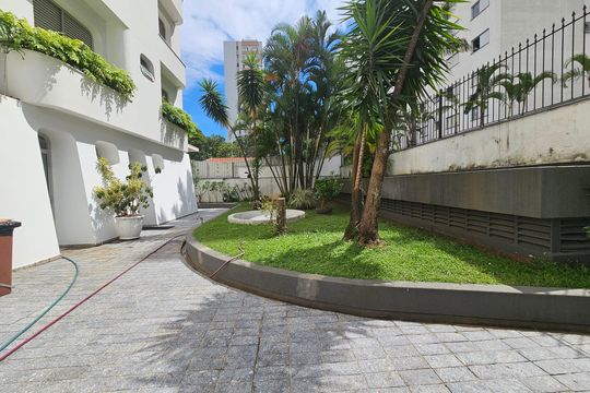 Apartamento com 3 quartos, piscina no condomínio e pode ter animais. Ideal para comprar. — Área comum