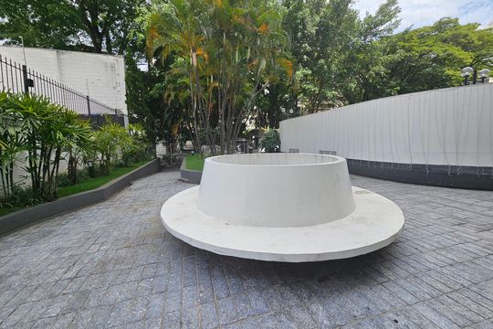 Apartamento com 3 quartos, piscina no condomínio e pode ter animais. Ideal para comprar. — Área comum
