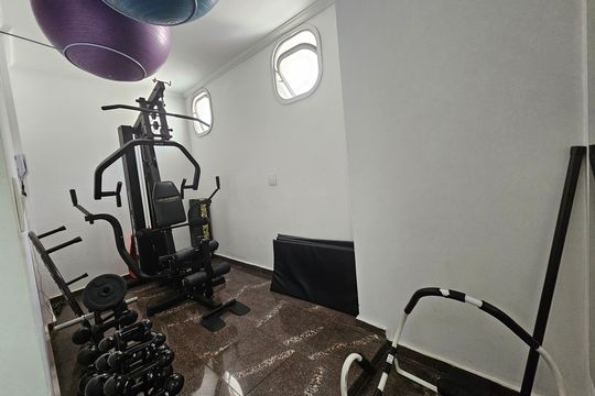 Apartamento com 3 quartos, piscina no condomínio e pode ter animais. Ideal para comprar. — Academia