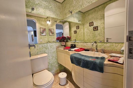 Apartamento com 3 quartos, piscina no condomínio e pode ter animais. Ideal para comprar. — Lavabo
