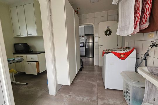 Apartamento com 3 quartos, piscina no condomínio e pode ter animais. Ideal para comprar. — Área de Serviço