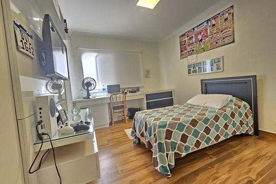 Apartamento com 3 quartos, piscina no condomínio e pode ter animais. Ideal para comprar. — Suíte 2
