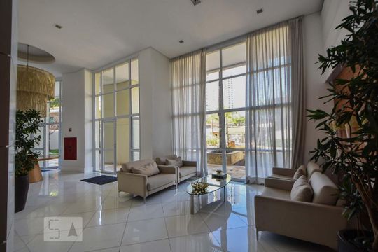 Apartamento à venda, com 240 m², 4 quartos e 4 vagas — Hall