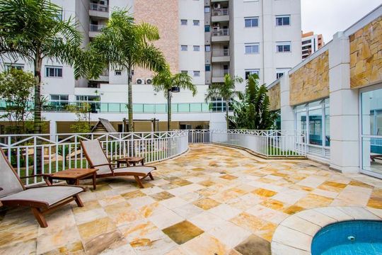 Apartamento à venda, com 240 m², 4 quartos e 4 vagas — Área Comum