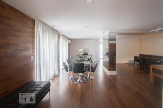 Apartamento à venda, com 240 m², 4 quartos e 4 vagas — Salão de Festas