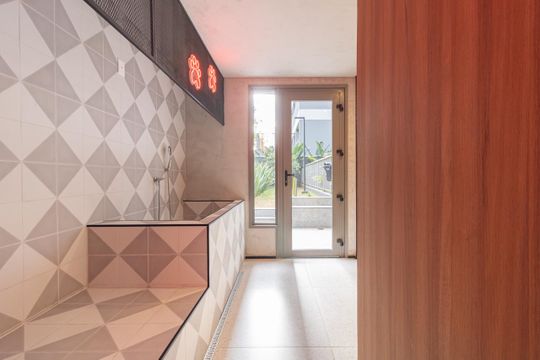 Comprar apartamento mobiliado com 3 quartos, varanda, piscina e churrasqueira no condomínio. — Área comum - Pet Care