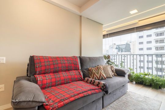 Comprar apartamento mobiliado com 3 quartos, varanda, piscina e churrasqueira no condomínio. — foto 1