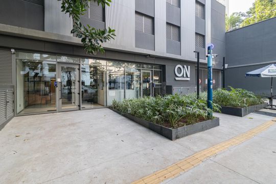 Comprar apartamento mobiliado com 3 quartos, varanda, piscina e churrasqueira no condomínio. — Fachada