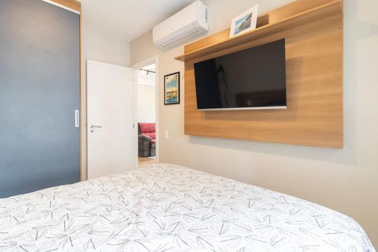 Comprar apartamento mobiliado com 3 quartos, varanda, piscina e churrasqueira no condomínio. — Quarto 2