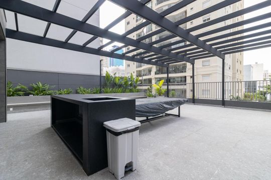 Comprar apartamento mobiliado com 3 quartos, varanda, piscina e churrasqueira no condomínio. — Área comum - Churrasqueira