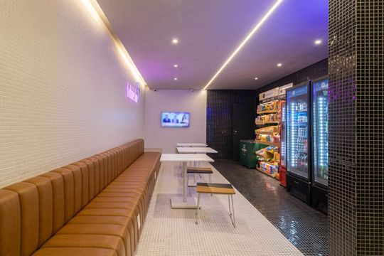 Comprar apartamento mobiliado com 3 quartos, varanda, piscina e churrasqueira no condomínio. — Área comum - Mini Market