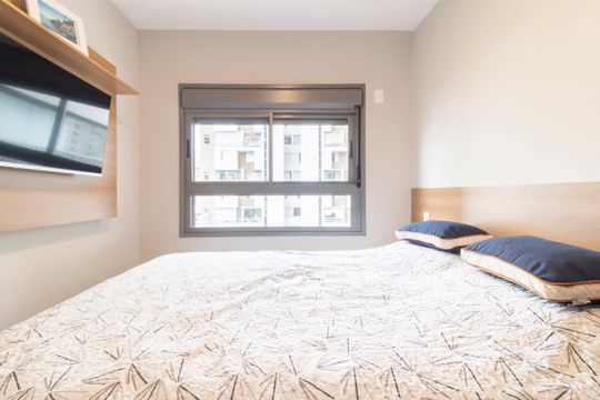 Comprar apartamento mobiliado com 3 quartos, varanda, piscina e churrasqueira no condomínio. — Quarto 2