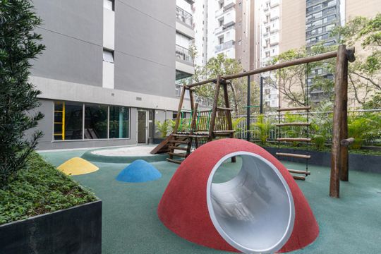 Comprar apartamento mobiliado com 3 quartos, varanda, piscina e churrasqueira no condomínio. — Área comum - Playground