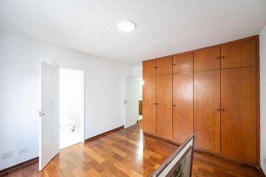 Compra apartamento com varanda, garden, piscina e academia no condomínio. Total de 4 quartos. — Suíte 1