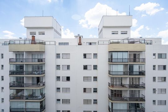 Compra apartamento com varanda, garden, piscina e academia no condomínio. Total de 4 quartos. — Vista da Suíte 1