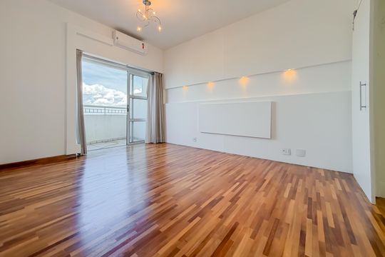 Compra de apartamento com 4 quartos e academia no condomínio. — Suíte Master