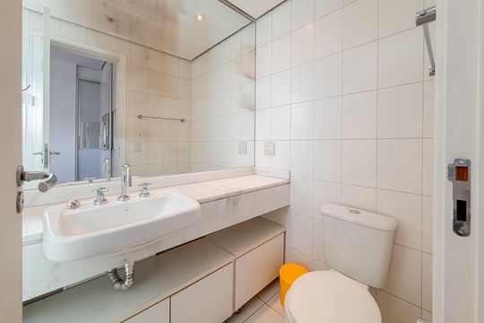 Compra de apartamento com 4 quartos e academia no condomínio. — Banheiro da Suíte 2