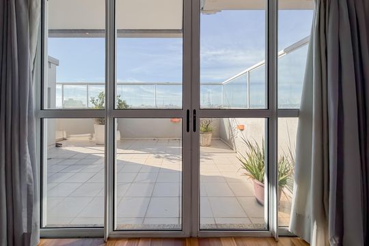 Compra de apartamento com 4 quartos e academia no condomínio. — Sala - Área Externa