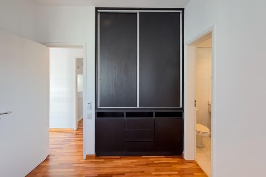 Compra de apartamento com 4 quartos e academia no condomínio. — Suíte 1 - Armários