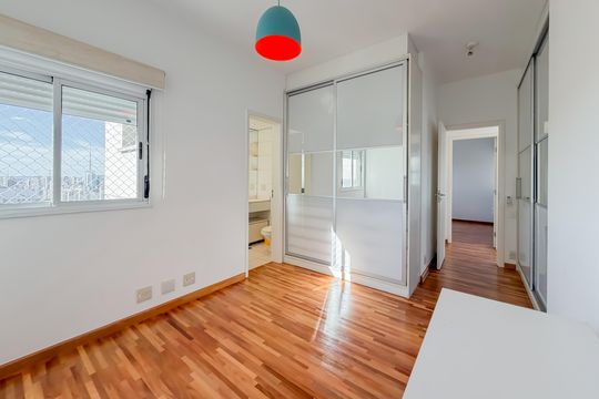 Compra de apartamento com 4 quartos e academia no condomínio. — Suíte 2