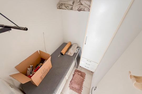 Compra de apartamento com 4 quartos e academia no condomínio. — Quarto de Serviço