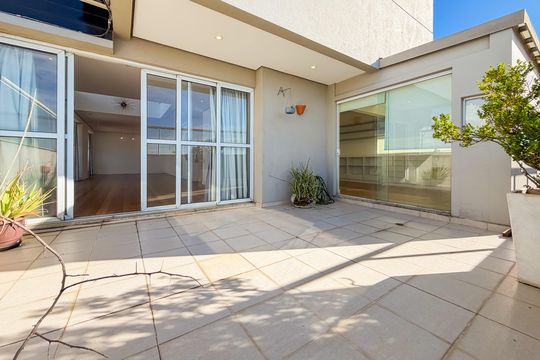 Compra de apartamento com 4 quartos e academia no condomínio. — Sala - Área Externa