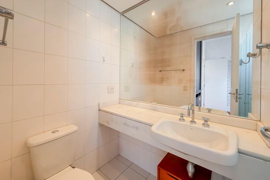 Compra de apartamento com 4 quartos e academia no condomínio. — Banheiro da Suíte 1