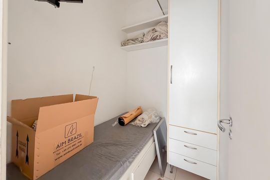 Compra de apartamento com 4 quartos e academia no condomínio. — Quarto de Serviço