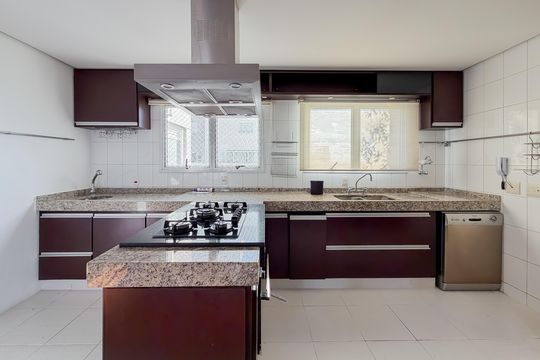 Compra de apartamento com 4 quartos e academia no condomínio. — Cozinha