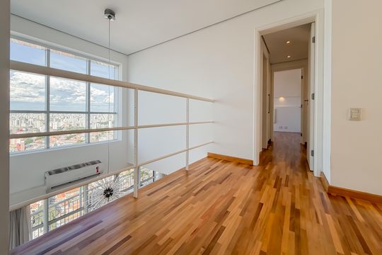 Compra de apartamento com 4 quartos e academia no condomínio. — Piso Superior - Corredor