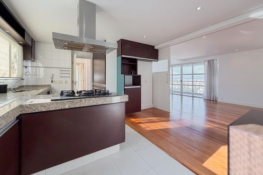 Compra de apartamento com 4 quartos e academia no condomínio. — Cozinha