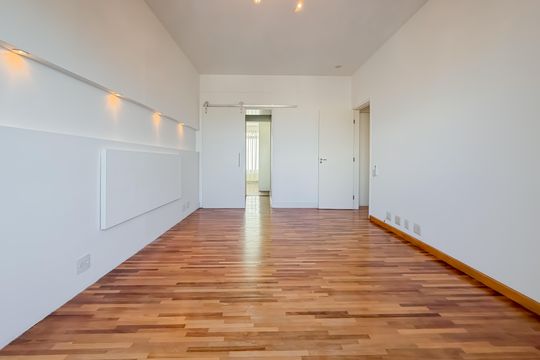 Compra de apartamento com 4 quartos e academia no condomínio. — Suíte Master