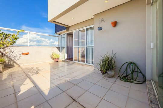Compra de apartamento com 4 quartos e academia no condomínio. — Sala - Área Externa