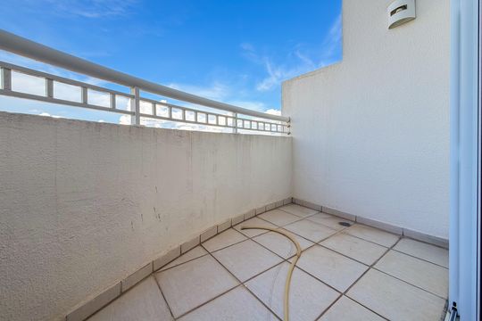 Compra de apartamento com 4 quartos e academia no condomínio. — Suíte Master - Varanda