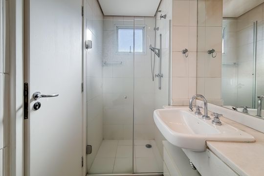 Compra de apartamento com 4 quartos e academia no condomínio. — Banheiro da Suíte 2