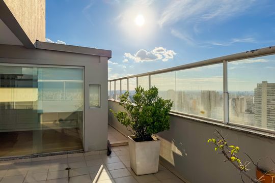 Compra de apartamento com 4 quartos e academia no condomínio. — Sala - Área Externa