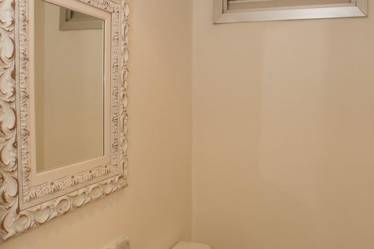 Apartamento mobiliado em Perdizes com 4 quartos, varanda e churrasqueira. Compra ideal para famílias. — Lavabo