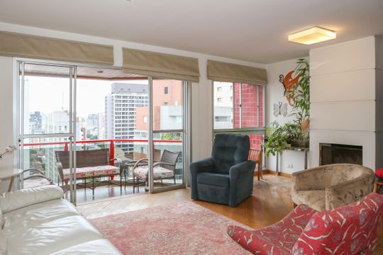 Apartamento mobiliado em Perdizes com 4 quartos, varanda e churrasqueira. Compra ideal para famílias. — foto 1