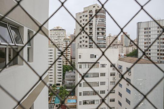 Apartamento mobiliado em Perdizes com 4 quartos, varanda e churrasqueira. Compra ideal para famílias. — Vista do Quarto 4