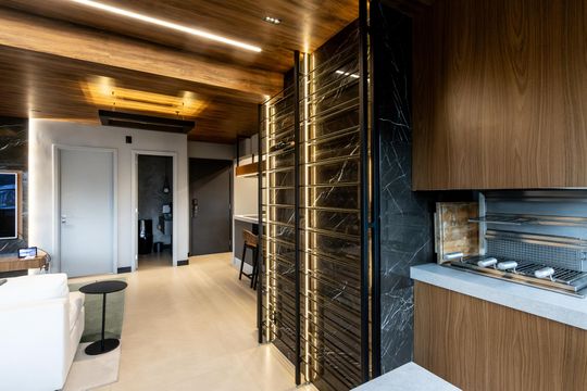 Comprar apartamento mobiliado com 3 quartos, piscina e academia no condomínio. Pets permitidos. — Sala