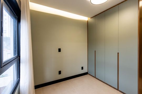 Comprar apartamento mobiliado com 3 quartos, piscina e academia no condomínio. Pets permitidos. — Quarto 2
