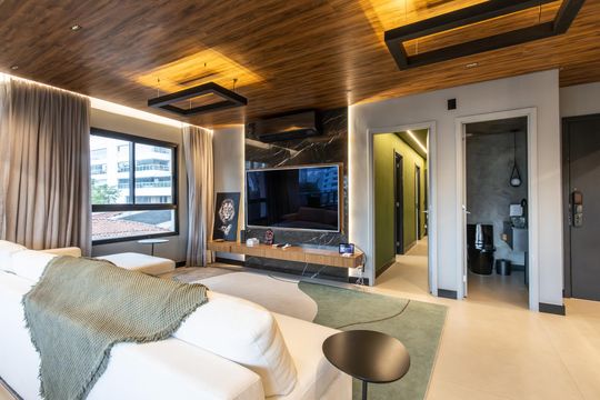 Comprar apartamento mobiliado com 3 quartos, piscina e academia no condomínio. Pets permitidos. — Sala