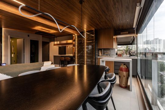 Comprar apartamento mobiliado com 3 quartos, piscina e academia no condomínio. Pets permitidos. — Varanda